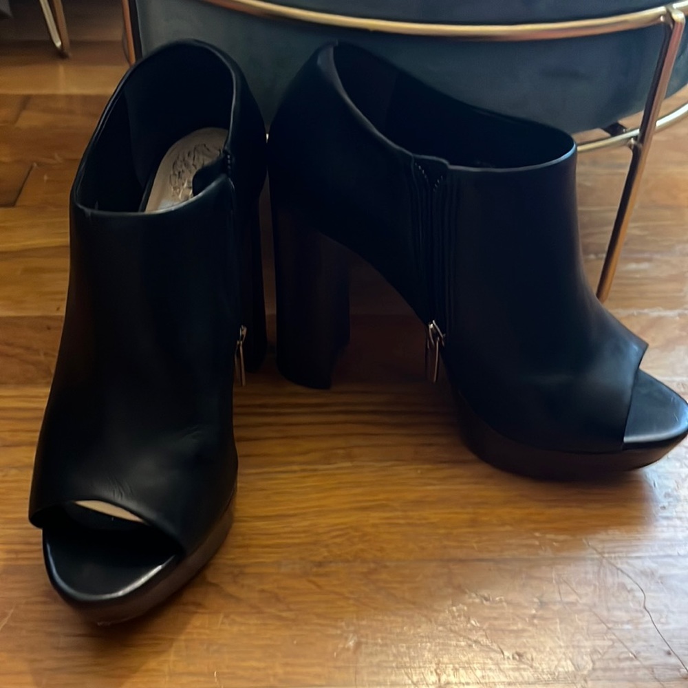 Soft Genuine leather peep toe bootie